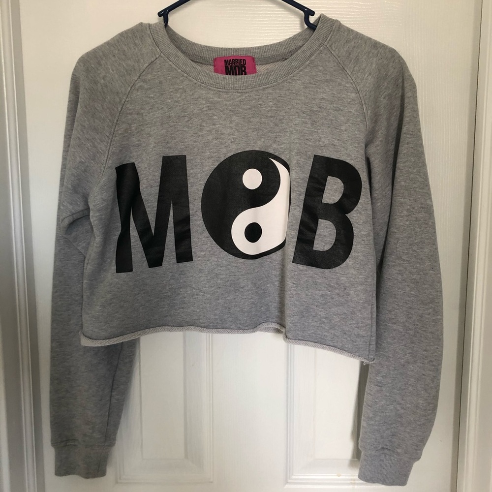 cropped crewneck sweatshirt
